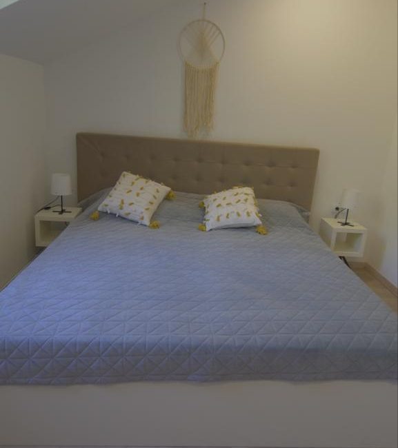 651a9f27-4933-49a9-a0a9-1793d0d220eb