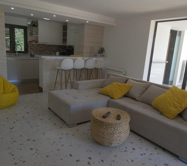 6dadafbe-9b58-4549-a485-30b5186115bd